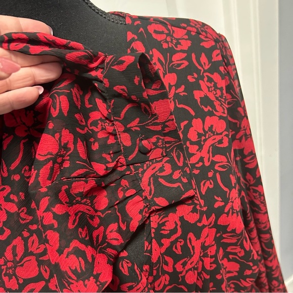 Torrid - Midi Crinkle Chiffon Surplice Balloon Sleeve Dress - Picture 7 of 11